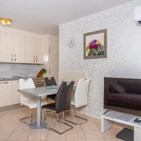 1 Bedroom In Bogovici Daire *