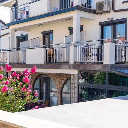 1 Bedroom Lovely In Bogovici *